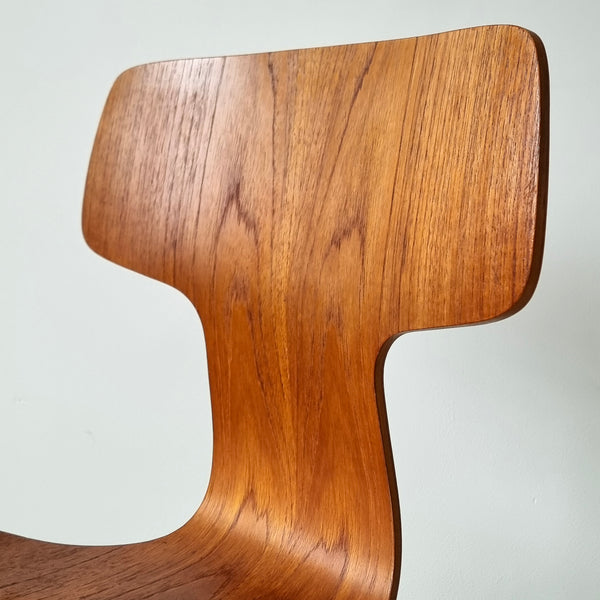 Arne Jacobsen Model 3103 Hammer Chairs - Set of 2
