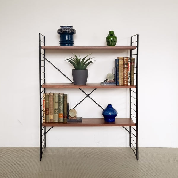 Tomado Floor Shelf
