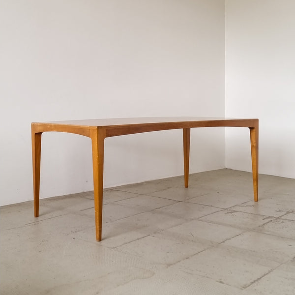 Minimalist Mid-century Coffee Table