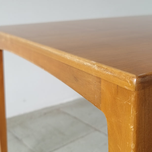 Minimalist Mid-century Coffee Table