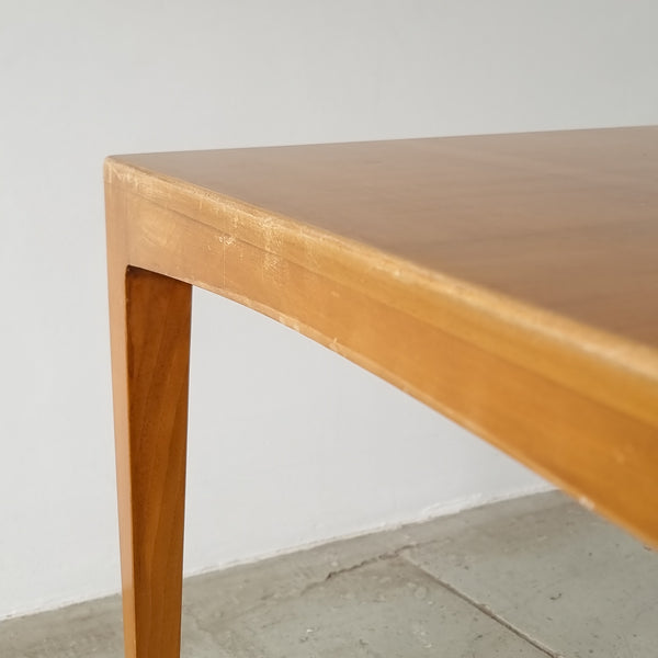 Minimalist Mid-century Coffee Table