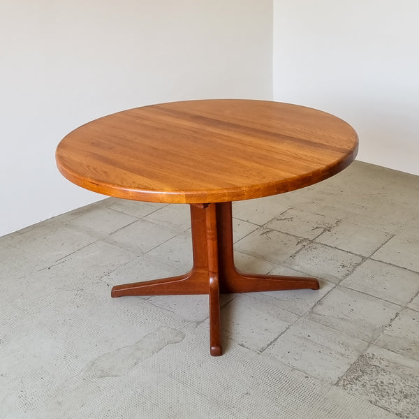Glostrup Round Teak Dining Table