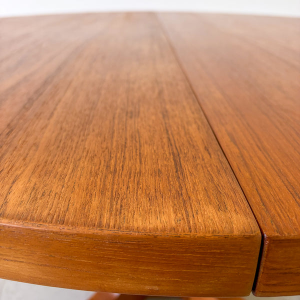 Silkeborg Round Teak Dining Table with Extensions