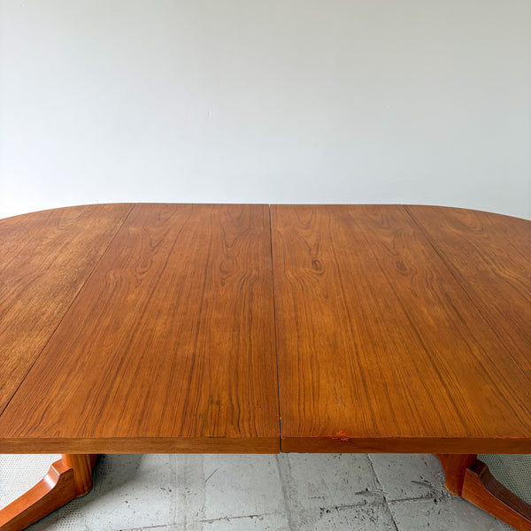Silkeborg Round Teak Dining Table with Extensions