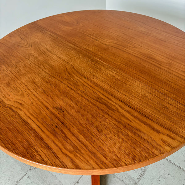 Silkeborg Round Teak Dining Table with Extensions
