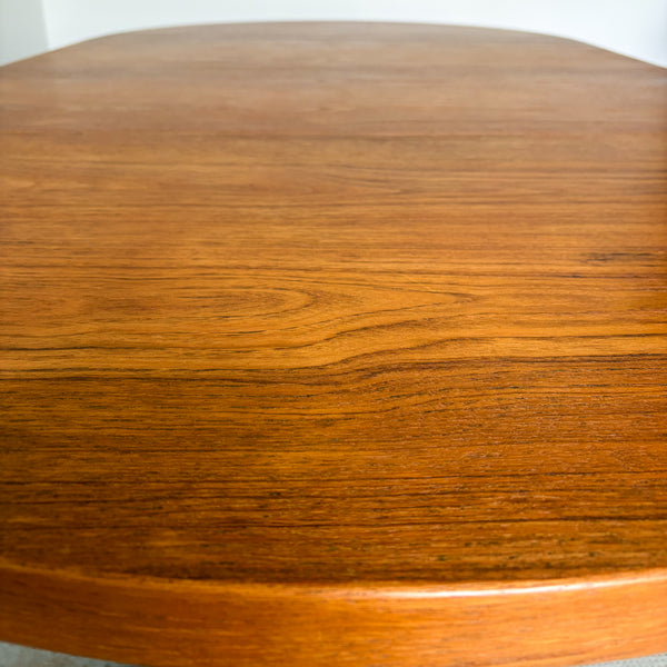 Silkeborg Round Teak Dining Table with Extensions