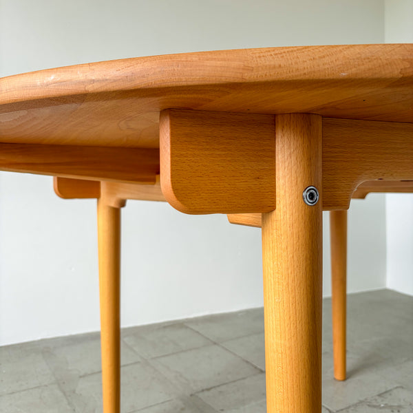 Hans Wegner for Carl Hansen CH337 Dining Table in oiled beech wood