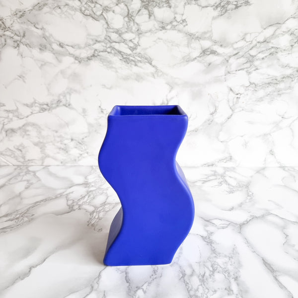 § Asa Selection Post-modern Squiggly Blue Vase