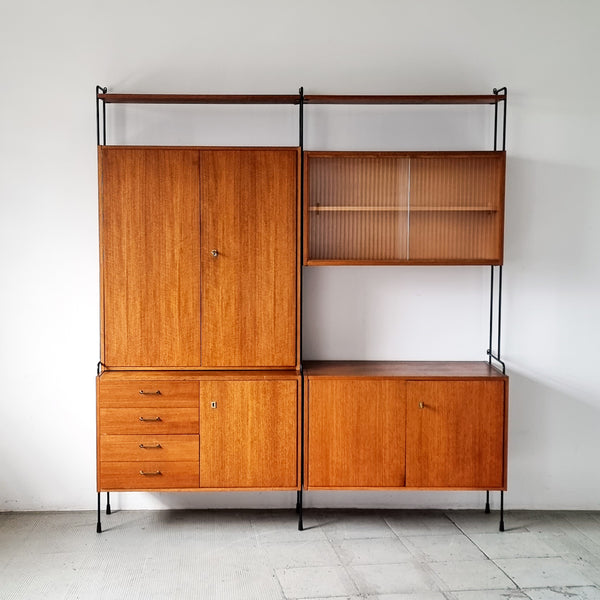§ Hilker Omnia Wall System