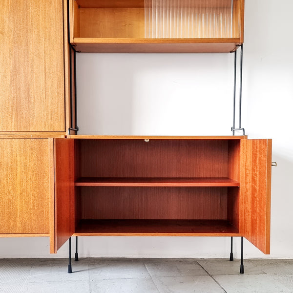 § Hilker Omnia Wall System