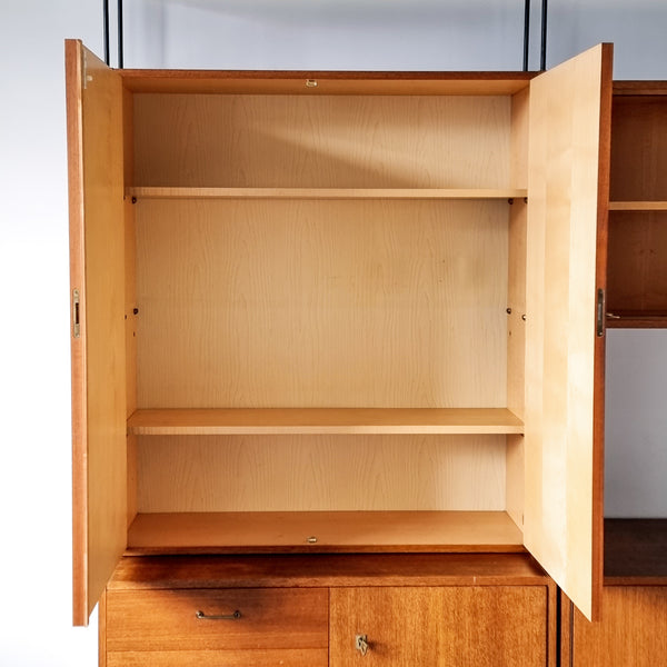 § Hilker Omnia Wall System