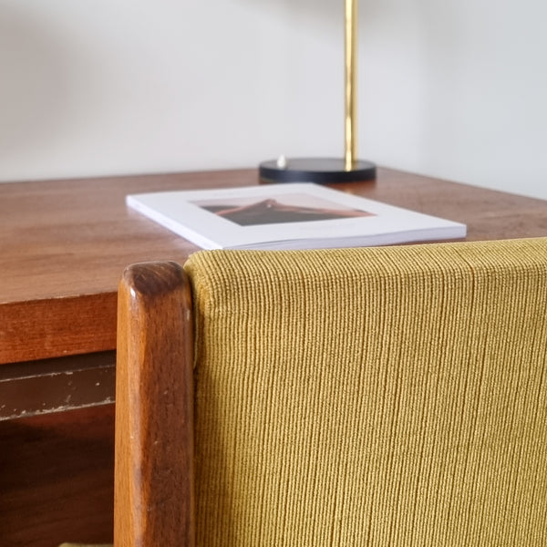 § Scandinavian Chair