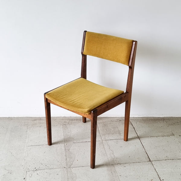 § Scandinavian Chair