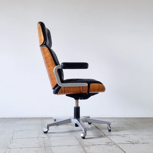 § Stoll Giroflex Executive Chair
