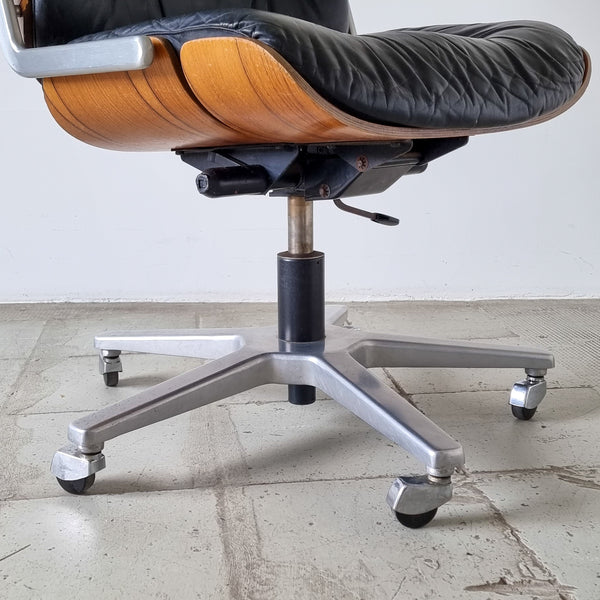§ Stoll Giroflex Executive Chair
