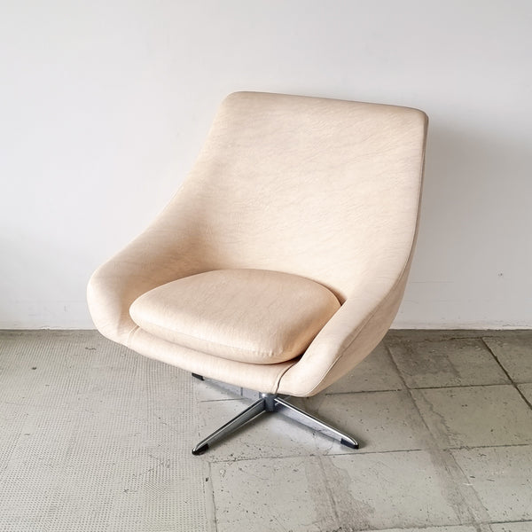§ Vintage Swivel Shell Chair