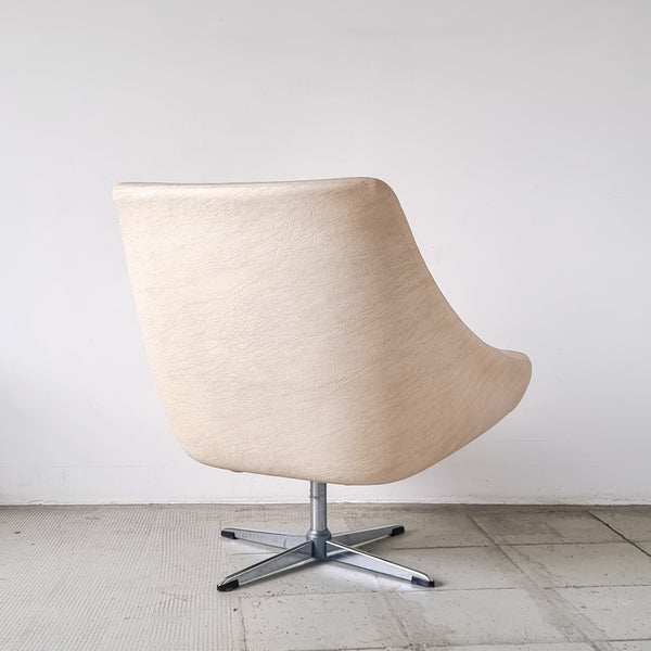 § Vintage Swivel Shell Chair