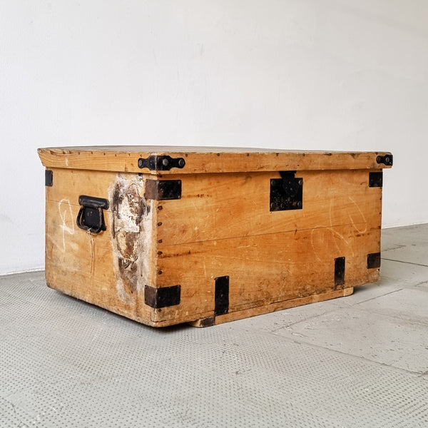 § French Farmhouse Storage Chest