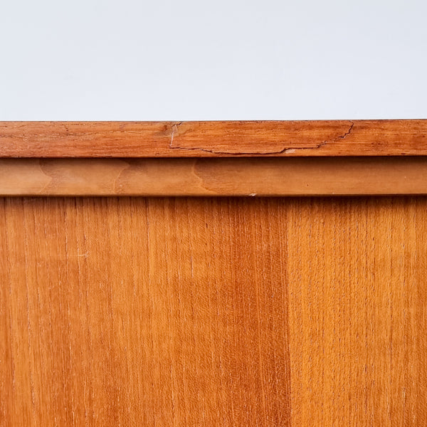 § Scandinavian Sideboard with Bar