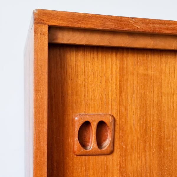 § Scandinavian Sideboard with Bar
