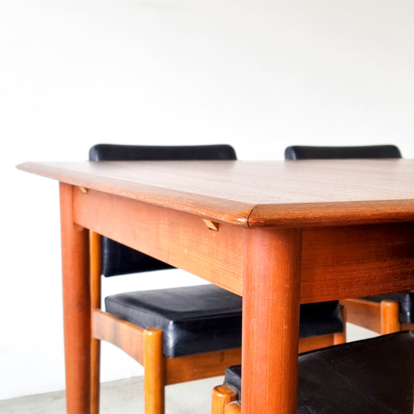 § Danish Modern Teak Dining Table