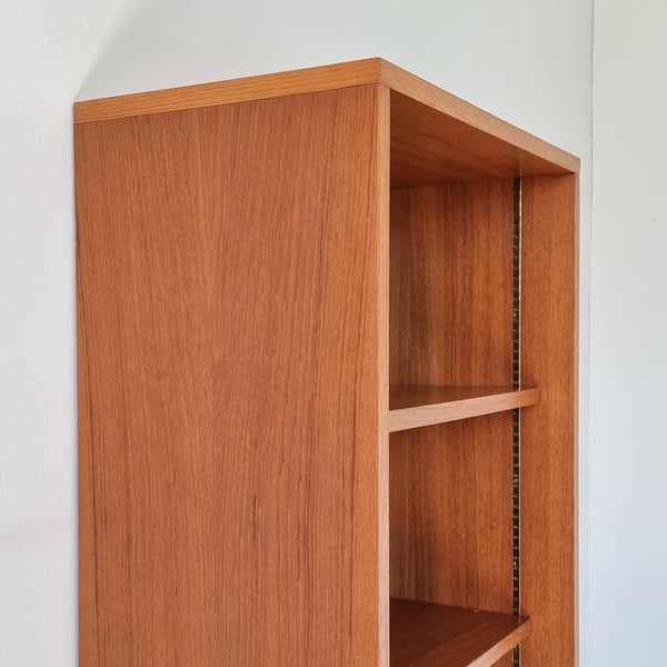 § Modular Scandinavian Bookshelf