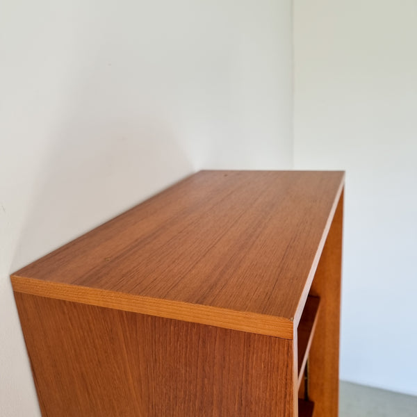 § Modular Scandinavian Bookshelf