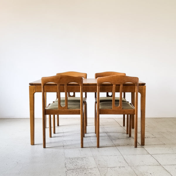 § 70s Dining Table and Chairs