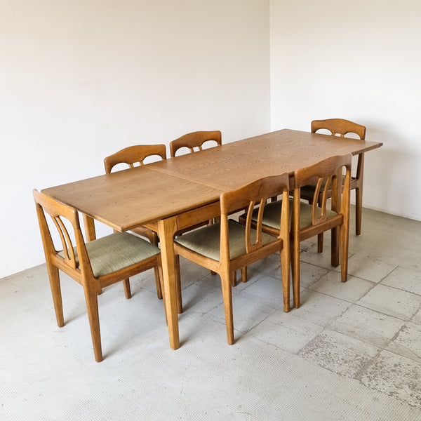 § 70s Dining Table and Chairs