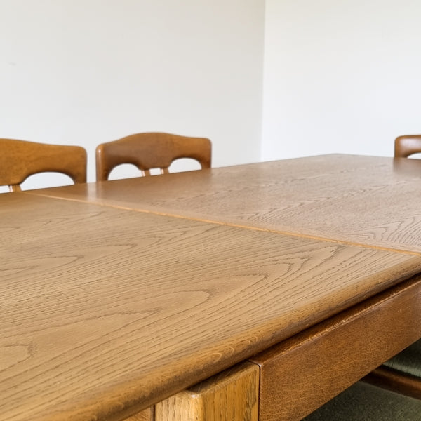 § 70s Dining Table and Chairs
