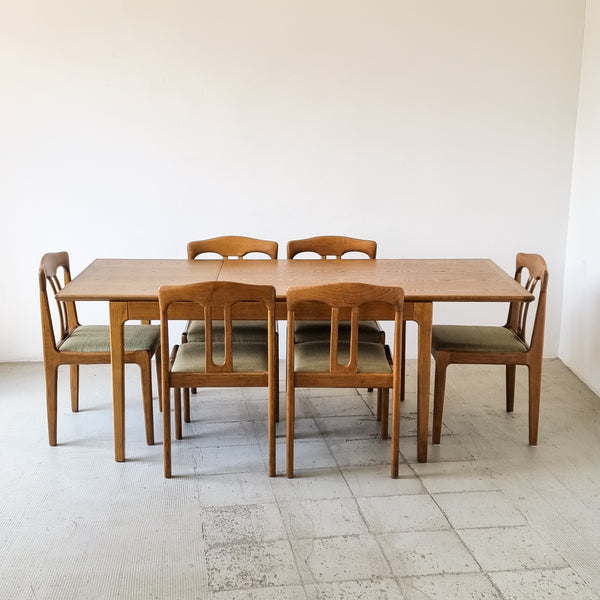 § 70s Dining Table and Chairs