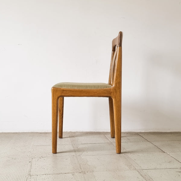 § 70s Dining Table and Chairs