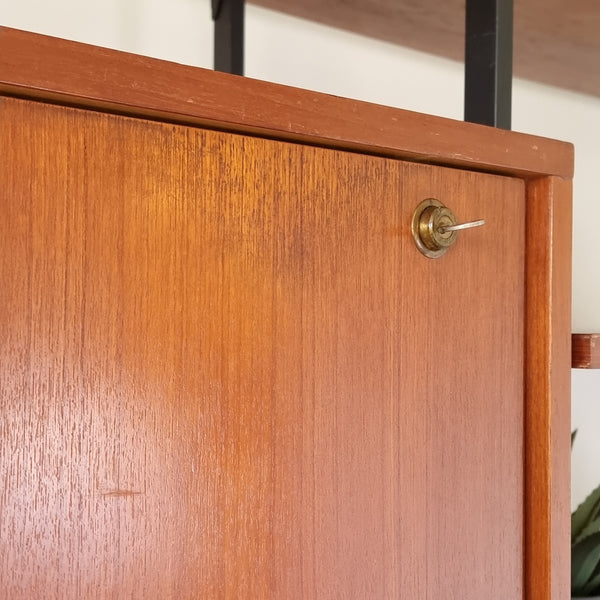 § MDK Modular Shelving System