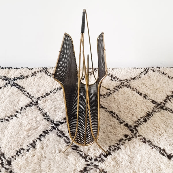 § Modernist Magazine Rack