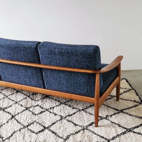 § Mid-century Knoll Antimott Sofa