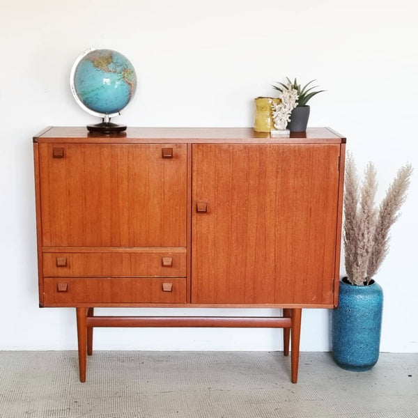 §Mid-century Scandinavian Highboard