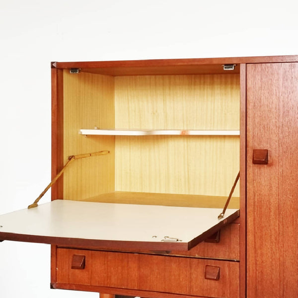 §Mid-century Scandinavian Highboard