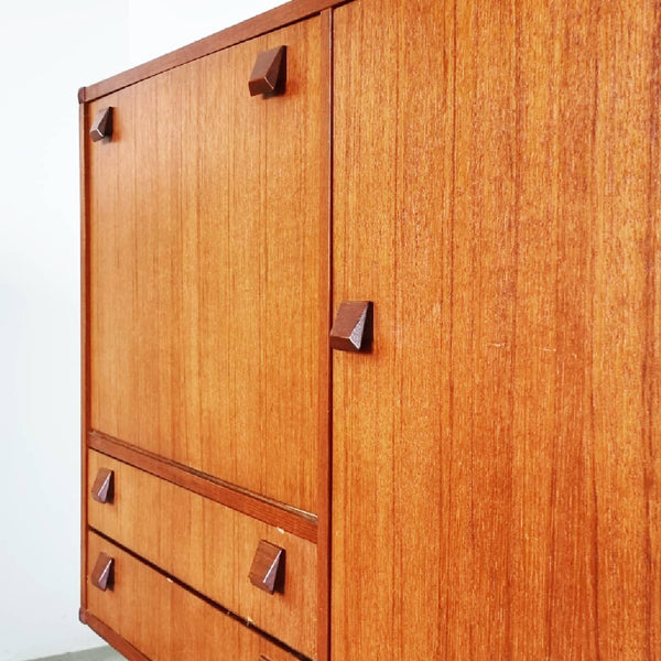 §Mid-century Scandinavian Highboard