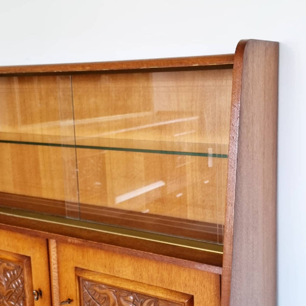 § Sculpted Vintage Animal Vitrine