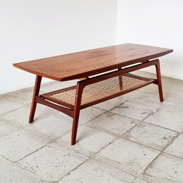 § Mid century coffee table