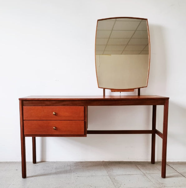 §Vintage English Dressing Table