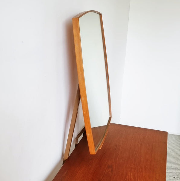 §Vintage English Dressing Table