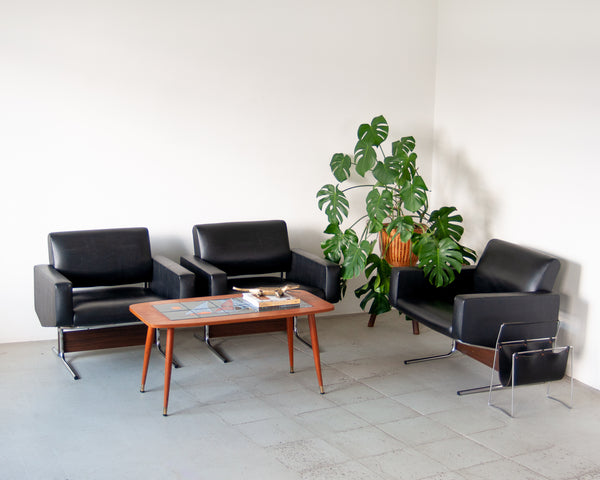 § Black & Chrome Vinyl 70's Club Chairs