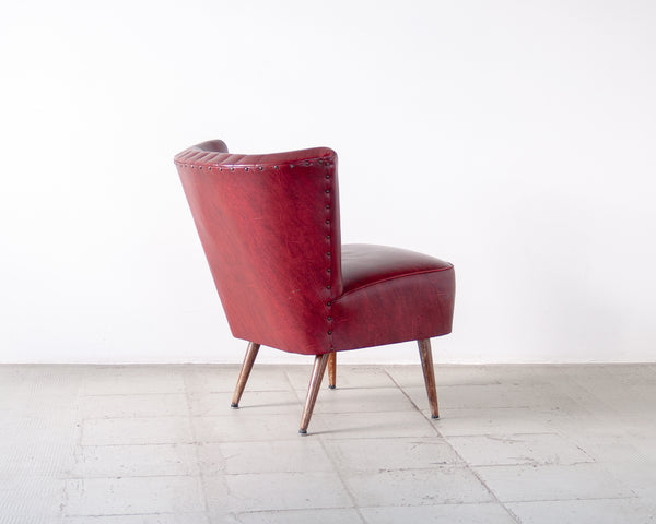 § Burgundy Vinyl Cocktail Chair