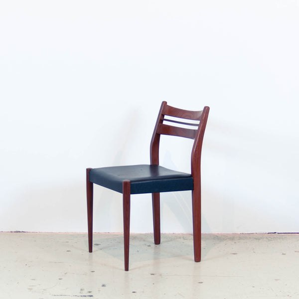 Oddhaus Vintage Luxembourg Set of 4 Danish Midcentury teak dining chairs