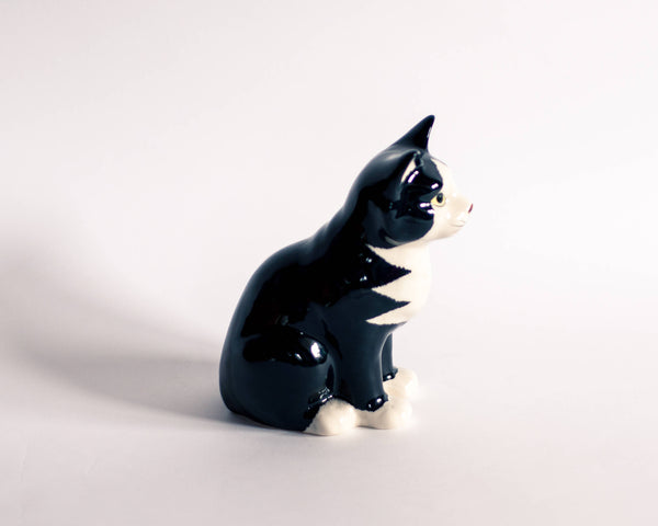 § French Retro Kitsch Cat Figurine