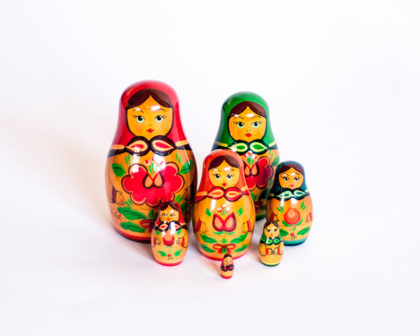 § Vintage Matryoshka Russian Nesting Dolls